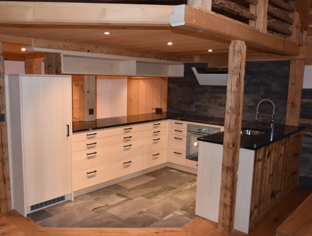 Küche Baudienstleistung Planung Beratung Ideen Emotionen genau das alles Steck in diesem Umbau. Das Resultat kann sich sehen lassen.